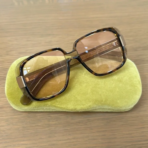 Gucci GG0318S 003 Sunglasses Pink Lens in Tortoise display picture 1